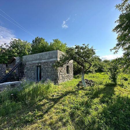 Zove Rural Cottage With Garden Views K'arashamb Bagian luar foto