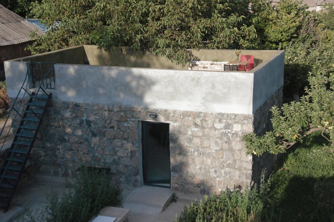 Zove Rural Cottage With Garden Views K'arashamb Bagian luar foto