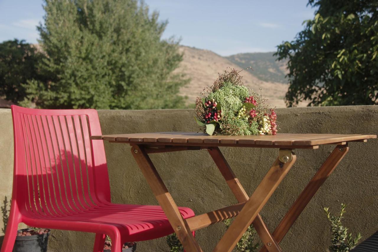 Zove Rural Cottage With Garden Views K'arashamb Bagian luar foto