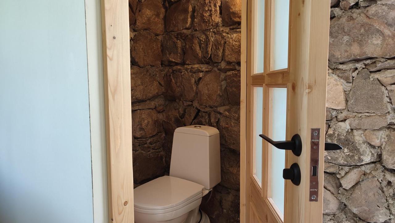 Zove Rural Cottage With Garden Views K'arashamb Bagian luar foto