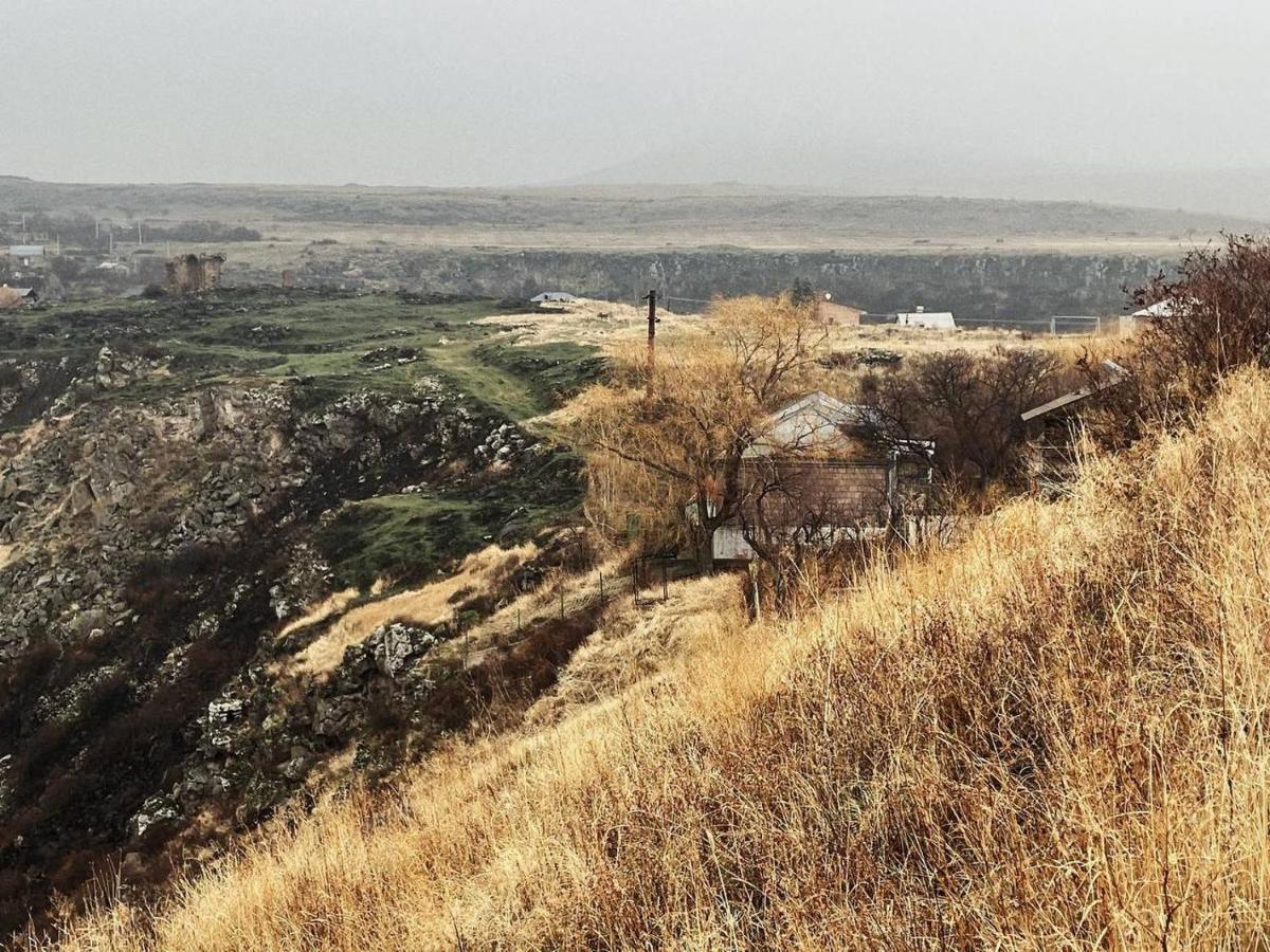 Zove Rural Cottage With Garden Views K'arashamb Bagian luar foto