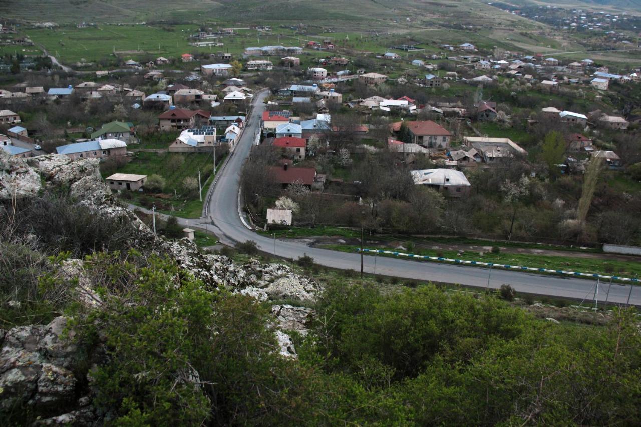 Zove Rural Cottage With Garden Views K'arashamb Bagian luar foto